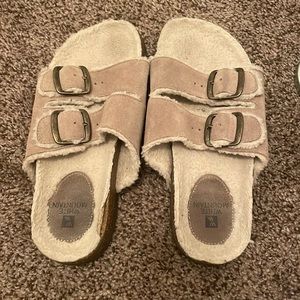SIZE 6 MOCCASIN STYLE SANDALS